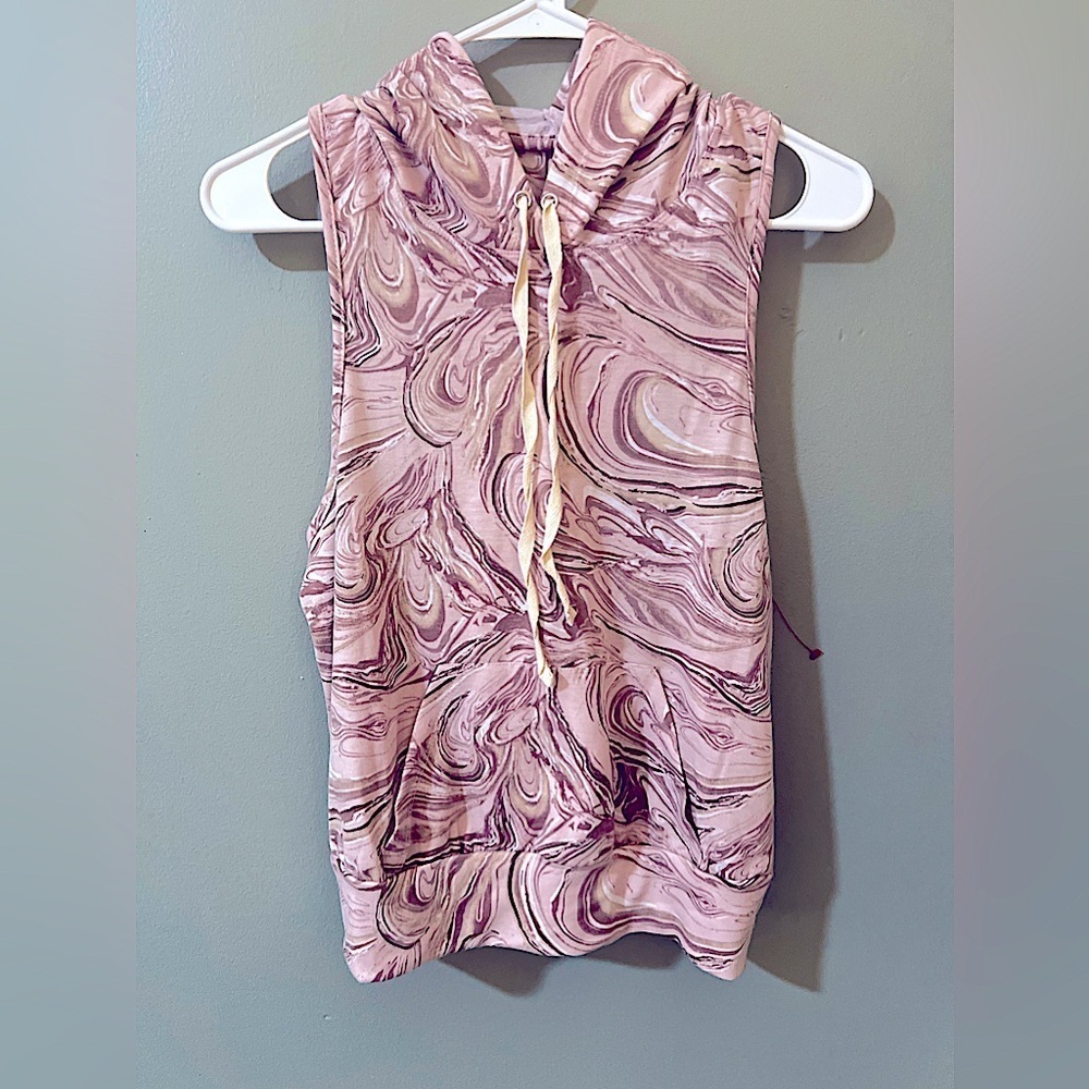 NWT Rabbit Rose sleeveless hooded pullover cross cross back size medium